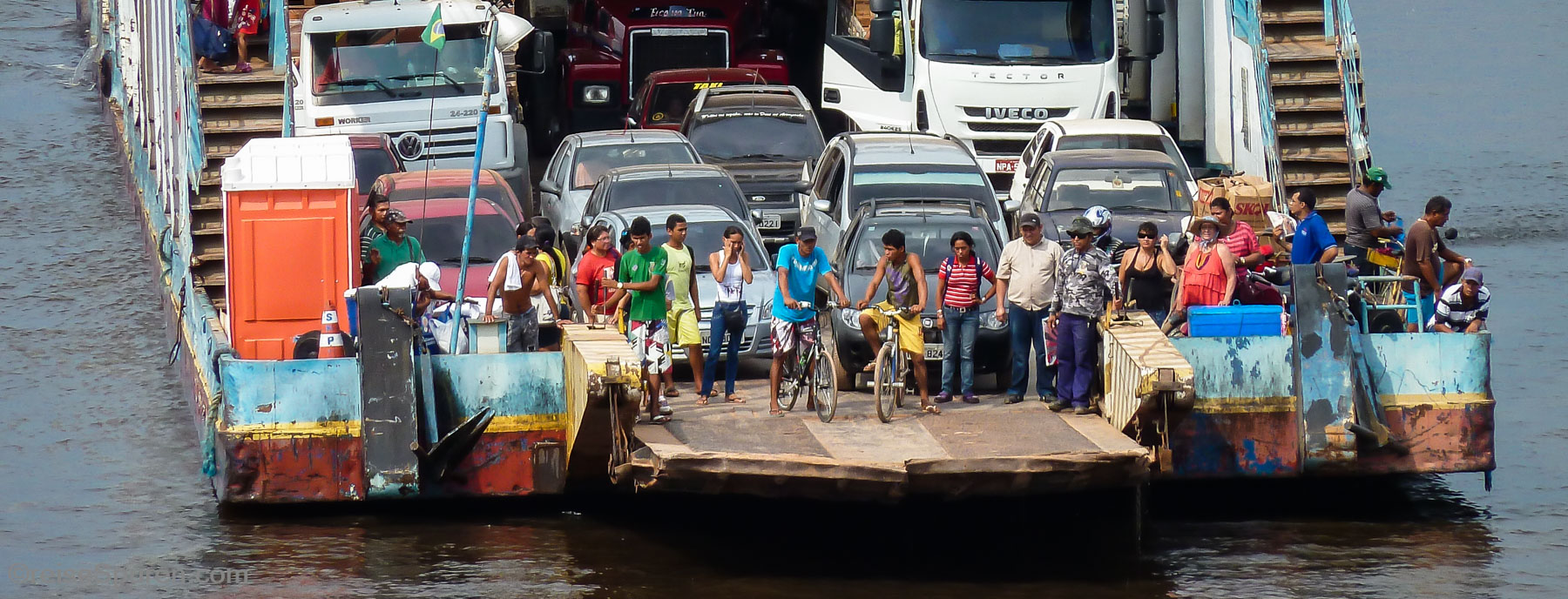 Fähre über den Rio Negro